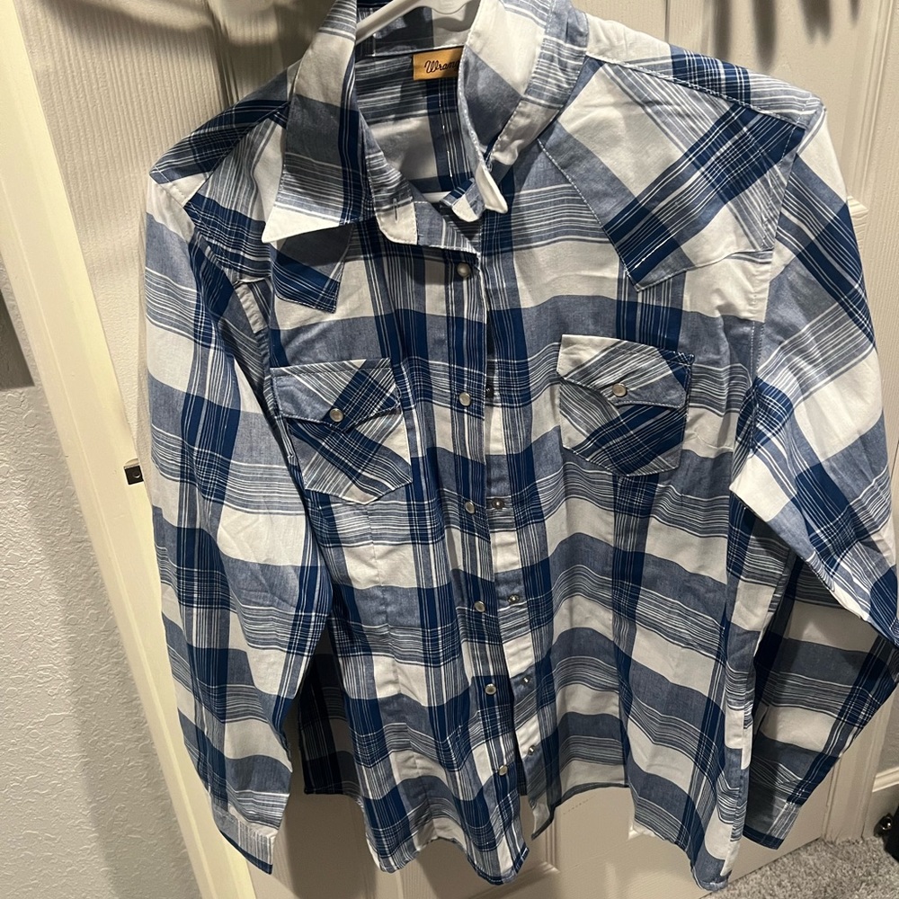 NWT Wrangler pearl snap button up